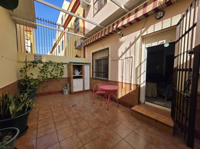 Casa-chalet en Venta en Jardines de la Alhambra en Bellavista