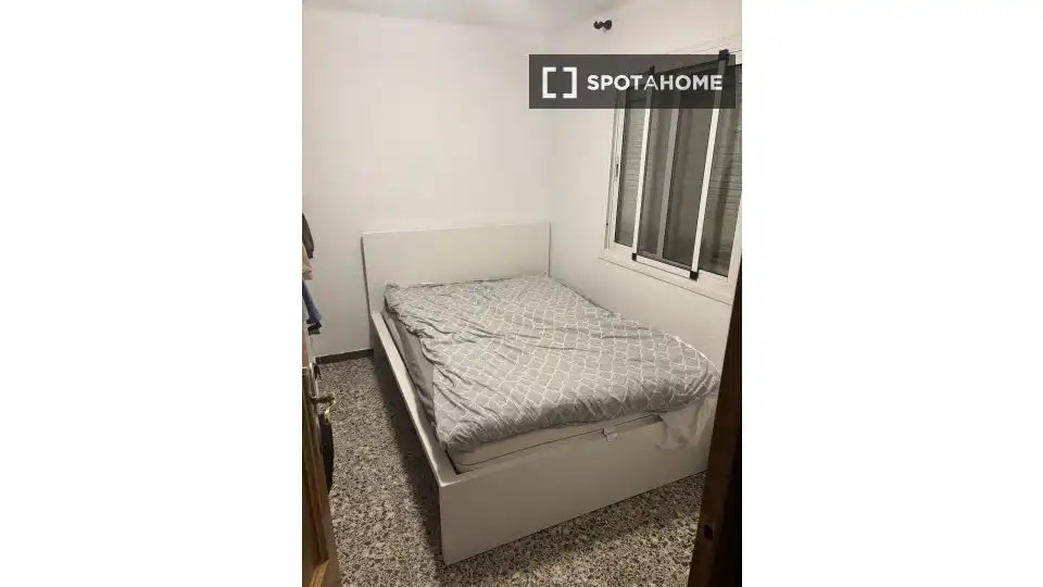 Habitación de Piso para compartir en Rubí con Aire acondicionado, Calefacción y Amueblado