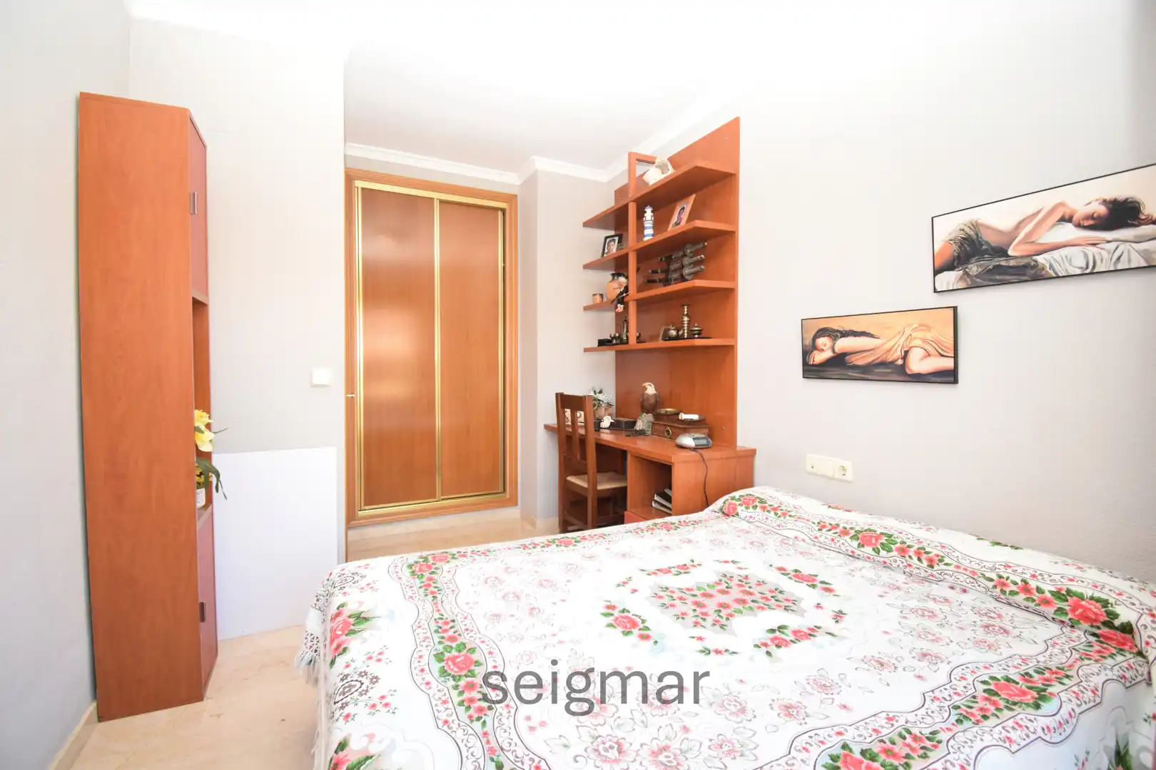 Habitación de Casa adosada en venta en La Nucia con Terraza, Horno y Lavadora