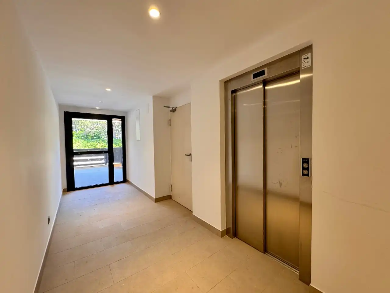 Wohnung zum Verkauf in Pals mit Klimaanlage, Heizung und Terrasse