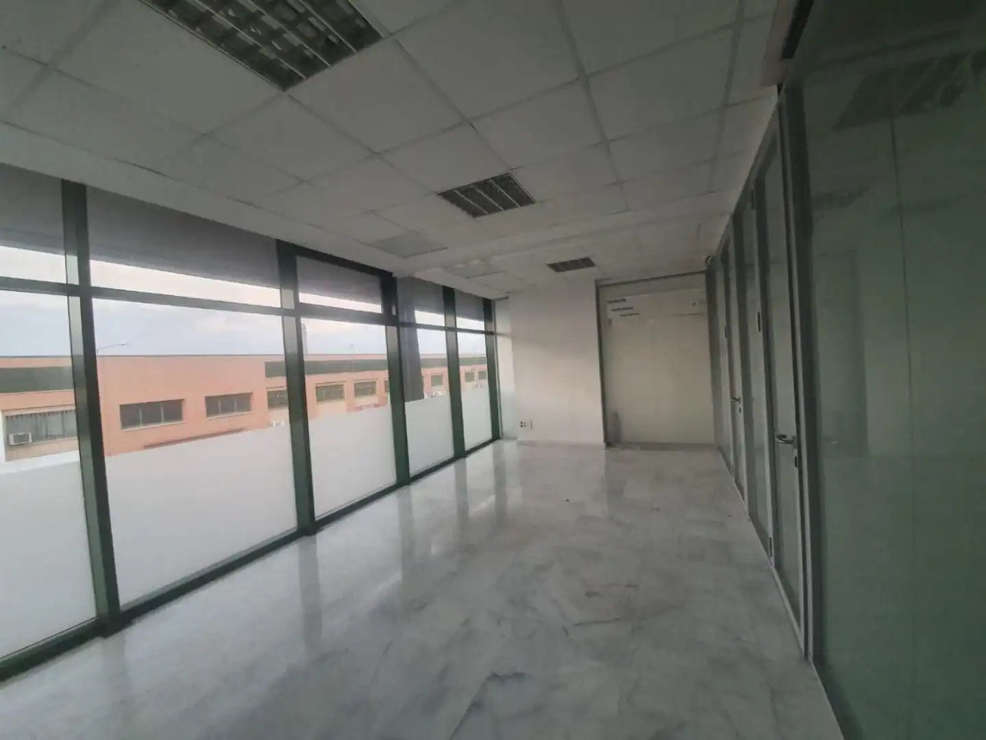 Büro zur Miete in Calle Aviación