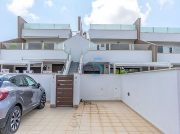 Pis amb piscina en venda a San Pedro del Pinatar ciudad