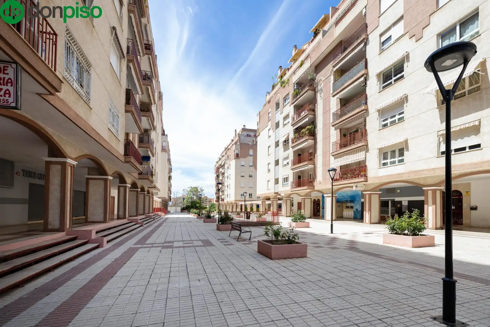 Exterior view of Flat for sale in Granada  with Alarm