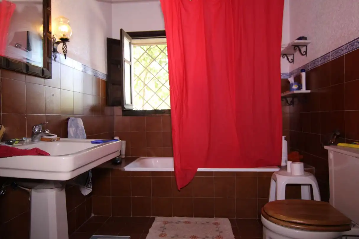 Badezimmer von Residential zum Verkauf in Nambroca