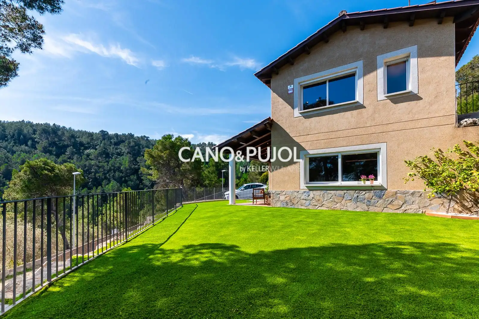 Casa o chalet en venta en Corbera de Llobregat con Calefacción, Terraza y Trastero