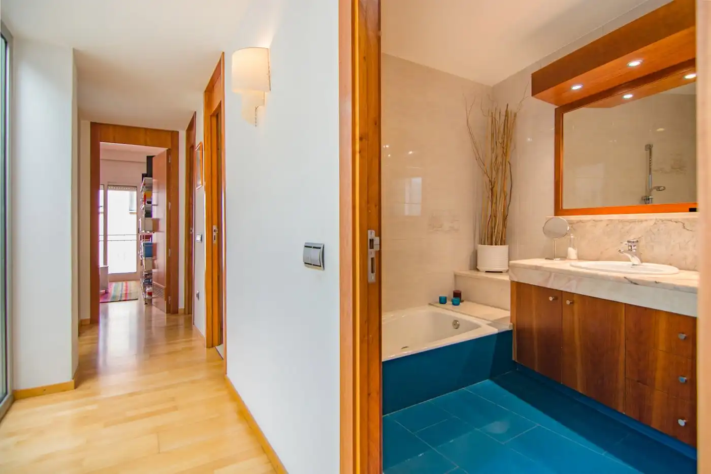 Houses for sale in Calle COMPOSITOR JOAQUIM SERRA, 3, Eixample - Horta Capallera
