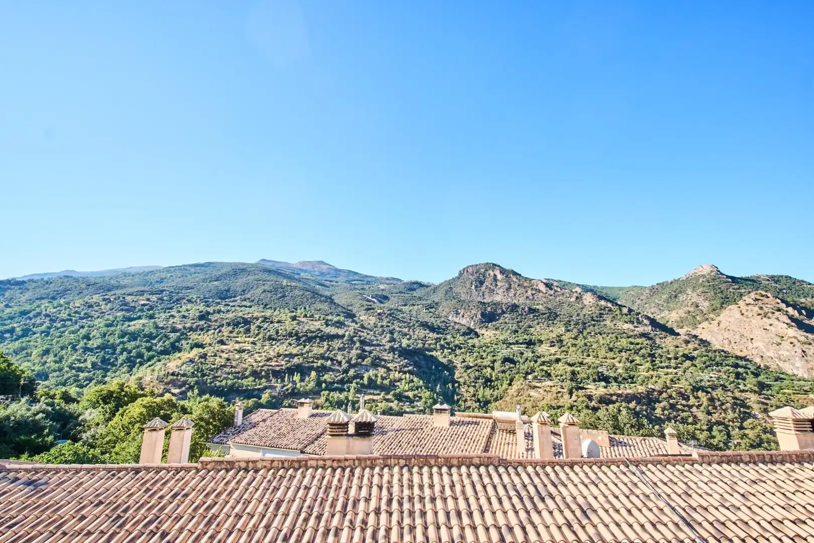 Exterior view of Flat for sale in Güéjar Sierra  with Air Conditioner and Community pool