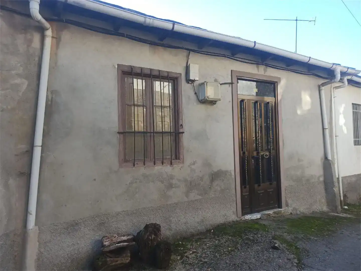 Vista exterior de Casa adosada en venda en Rubiá amb Balcó