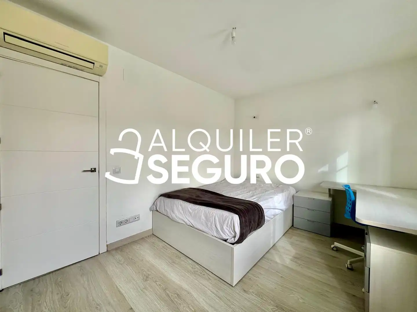 Dormitori de Casa o xalet de lloguer en Madrid amb Aire condicionat, Calefacció i Terrassa