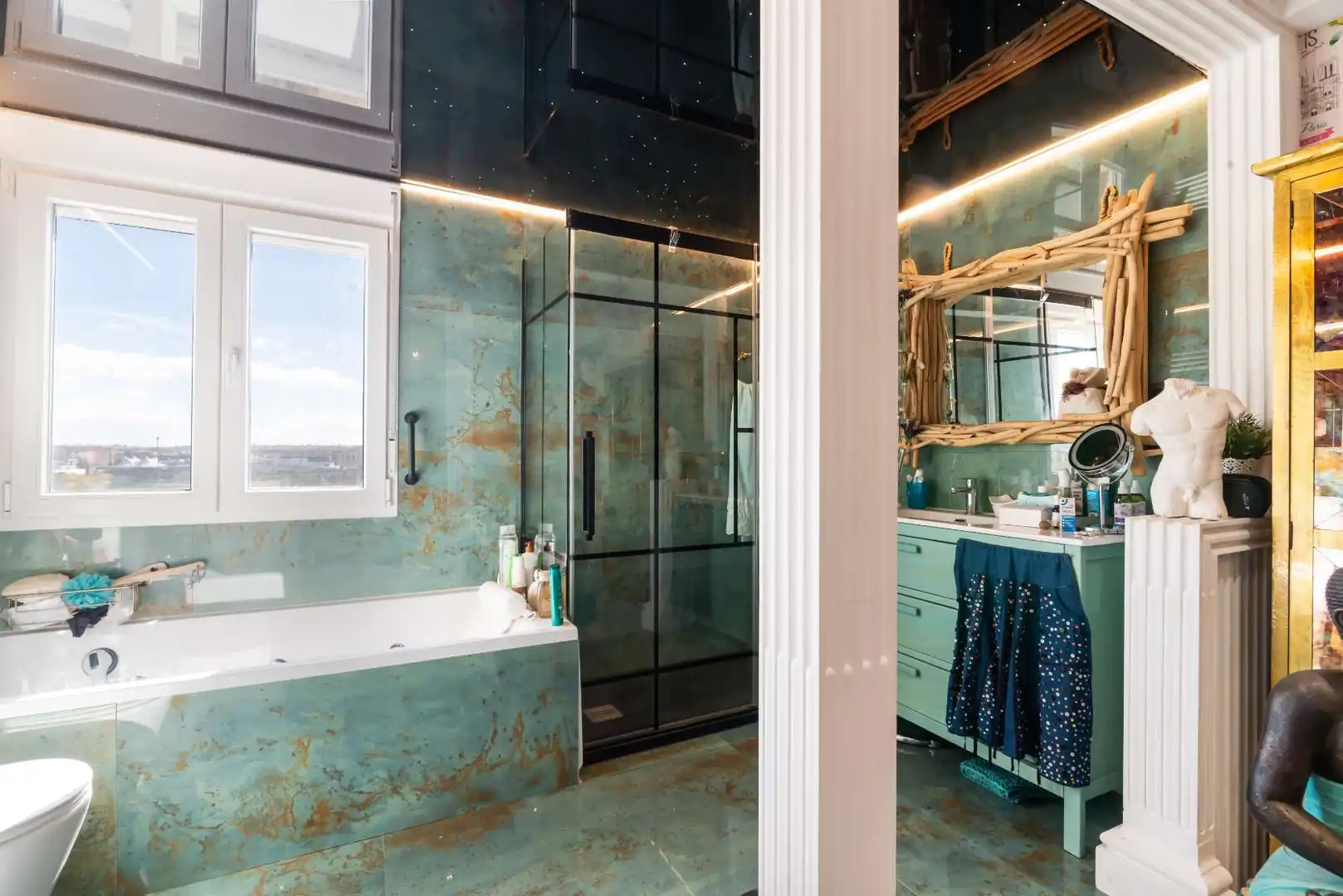 Bathroom of Attic for sale in Madrid  with Heating, Terrace and Storage room