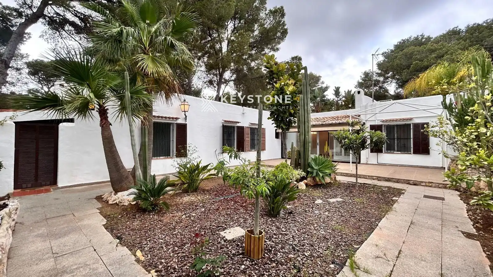Vista exterior de Casa o xalet de lloguer en Calvià amb Aire condicionat, Calefacció i Jardí privat