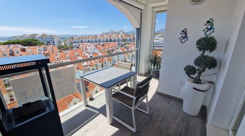 Foto 2 de Àtic en venda a Puerto de Estepona, Estepona