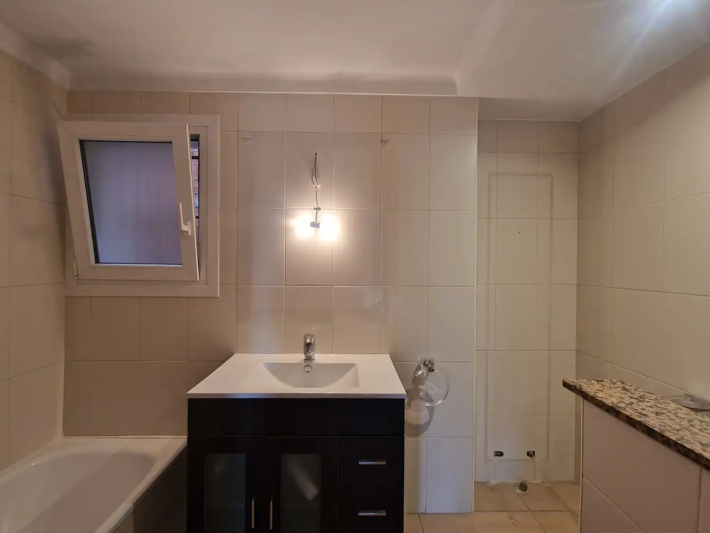 Bathroom of Flat for sale in Girona  with Heating, Storage room and Balcony