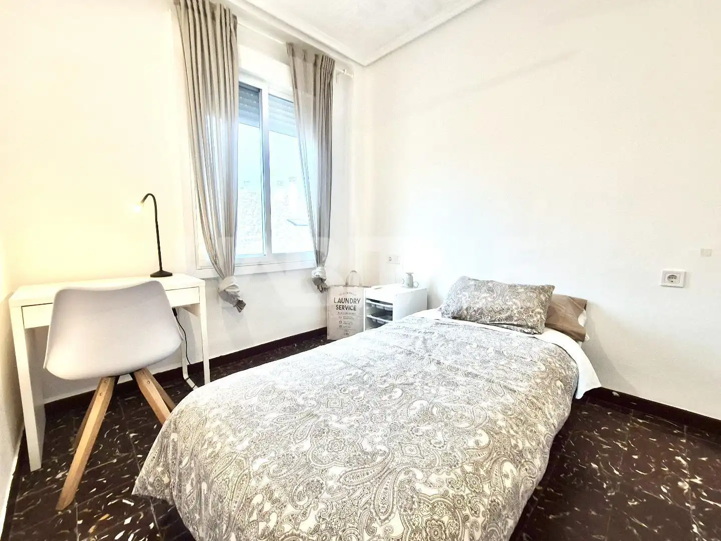 Schlafzimmer von Wohnung zur untervermieten in Valencia mit Möbliert