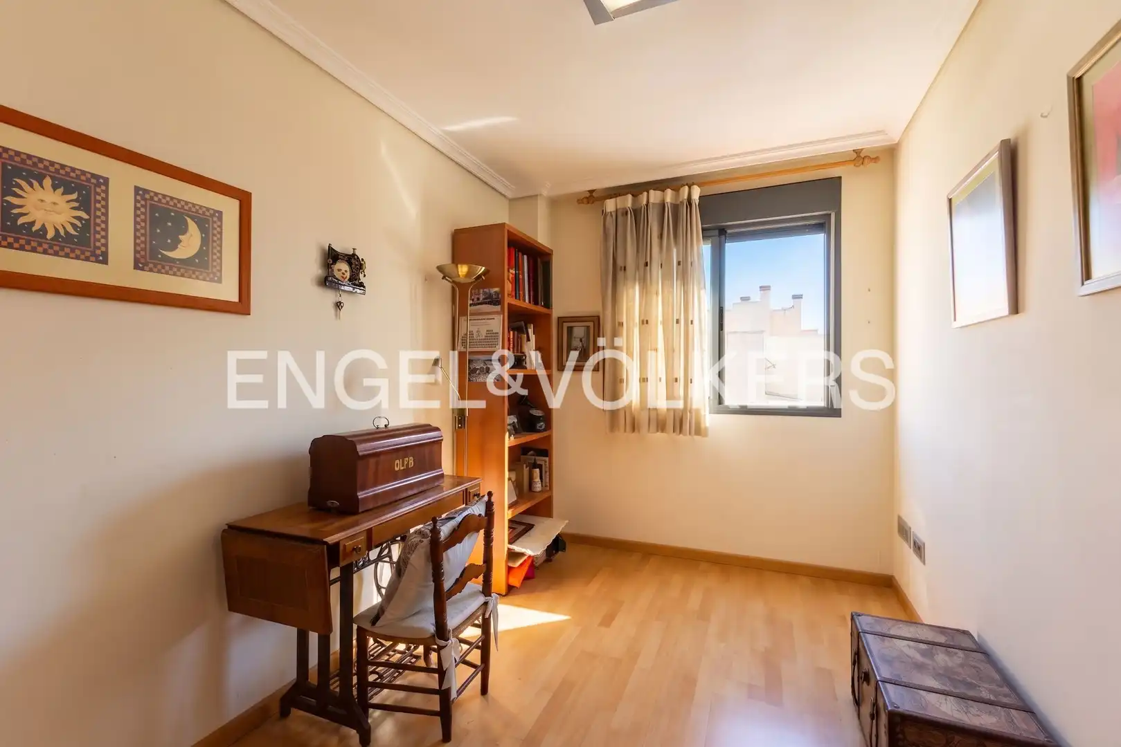 Sala d'estar de Casa o xalet en venda en Castellón de la Plana / Castelló de la Plana amb Aire condicionat, Calefacció i Jardí privat