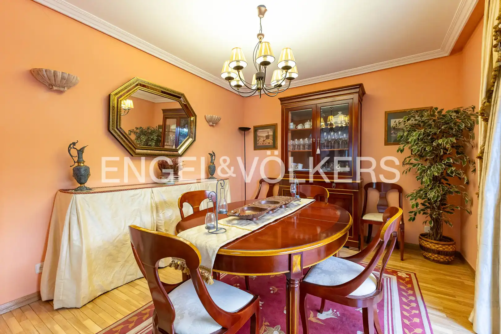 Comedor de Casa adosada en venta en Madrid con Aire acondicionado, Calefacción y Jardín privado