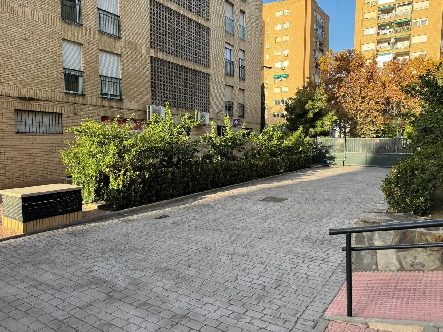 Exterior view of Flat for rent in Granada  with Heating, Terrace and Furnished