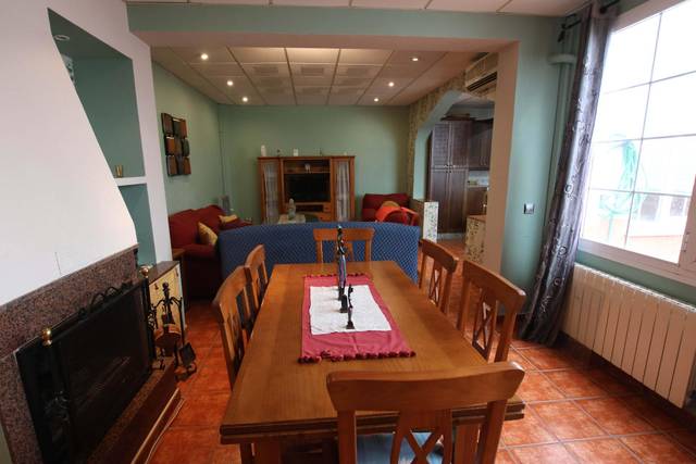 Casa-chalet en Venta en Calle BOLIVIA en Montijo
