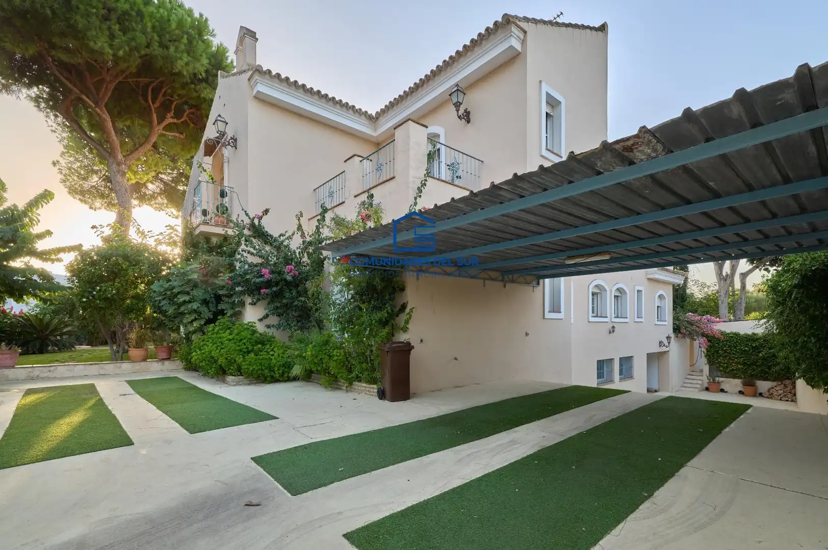 Vista exterior de Casa o xalet en venda en El Puerto de Santa María amb Aire condicionat, Jardí privat i Terrassa