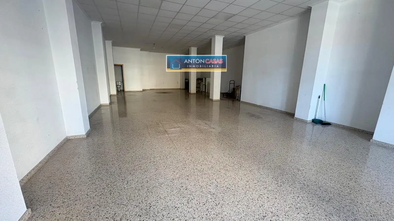Local comercial de lloguer a Novelda, imagen 2