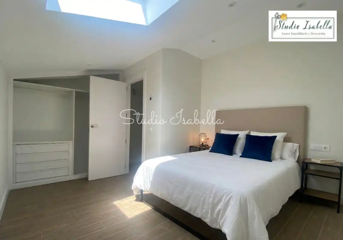 Bedroom of Duplexes for share in Toledo  with Air Conditioner, Heating and Terrace