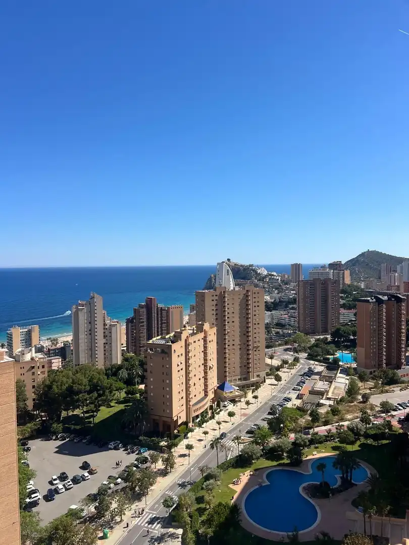 Vista exterior de Piso en venta en Benidorm con Aire acondicionado, Terraza y Amueblado