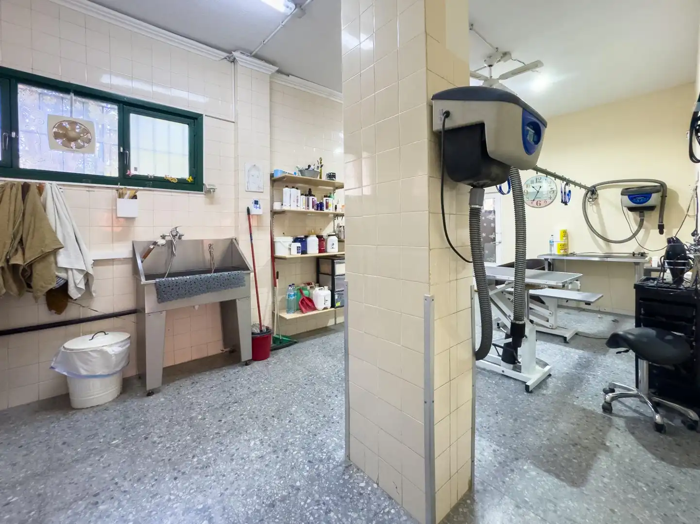 Baño de Local de alquiler en Santa Cruz de Tenerife con Aire acondicionado y Amueblado