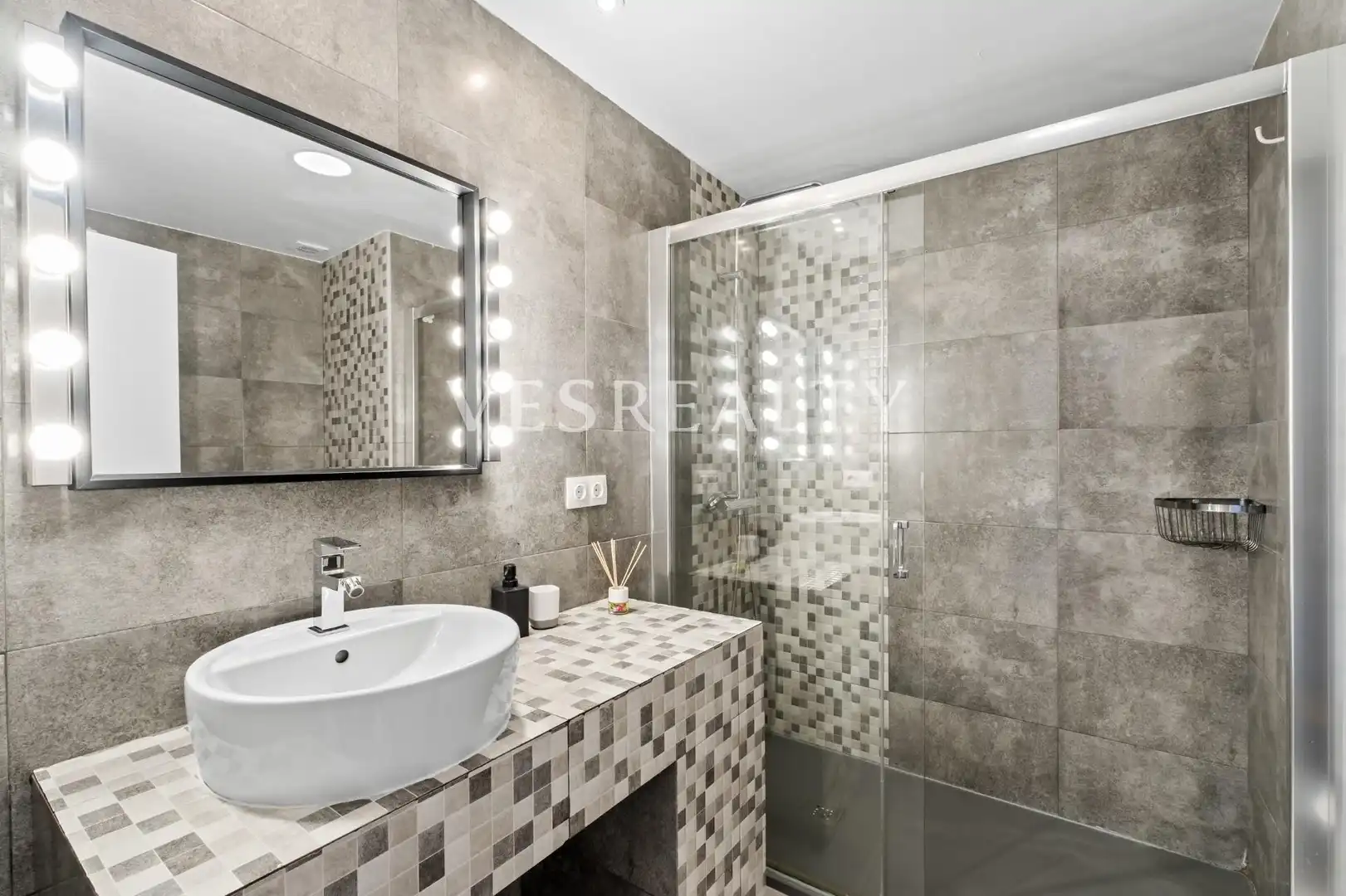 Badezimmer von Wohnungen zum Verkauf in Alicante / Alacant mit Klimaanlage, Heizung und Terrasse
