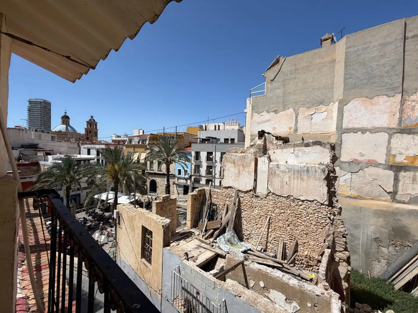 Vista exterior de Edificio en venta en Alicante / Alacant