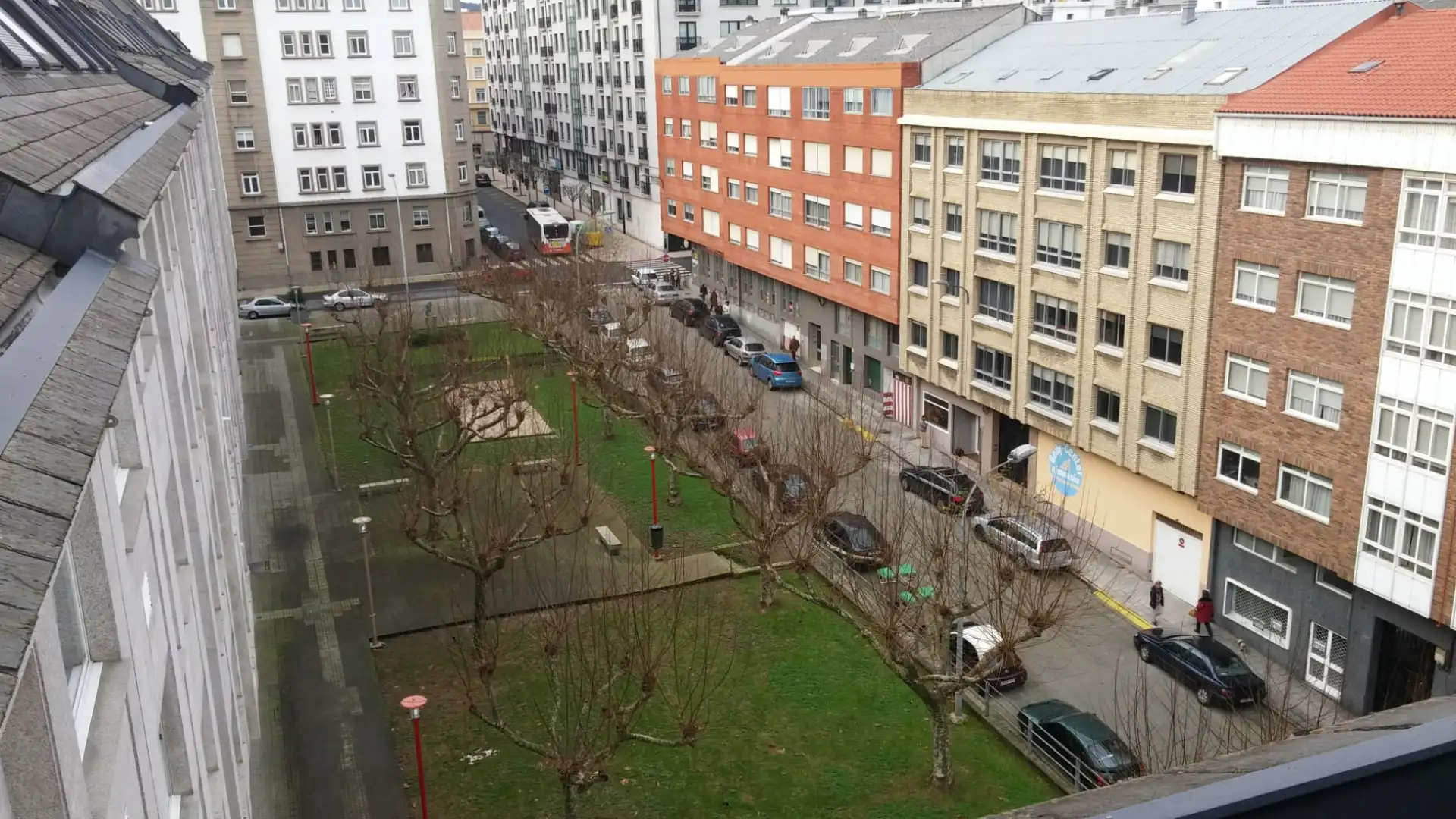 Vista exterior de Dúplex de lloguer en Ferrol amb Calefacció, Parquet i Moblat