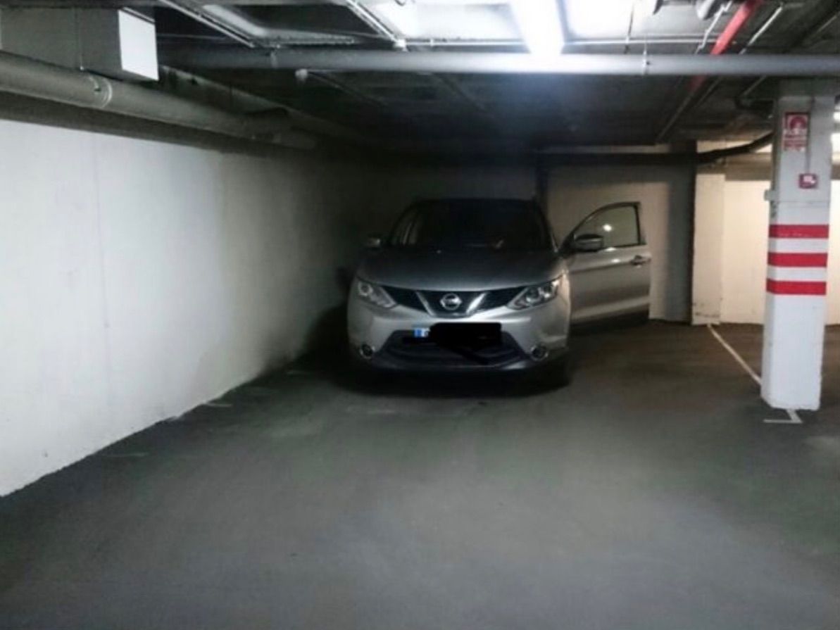 Garatge de lloguer a Plaza la Noceda, 1, El Postigo