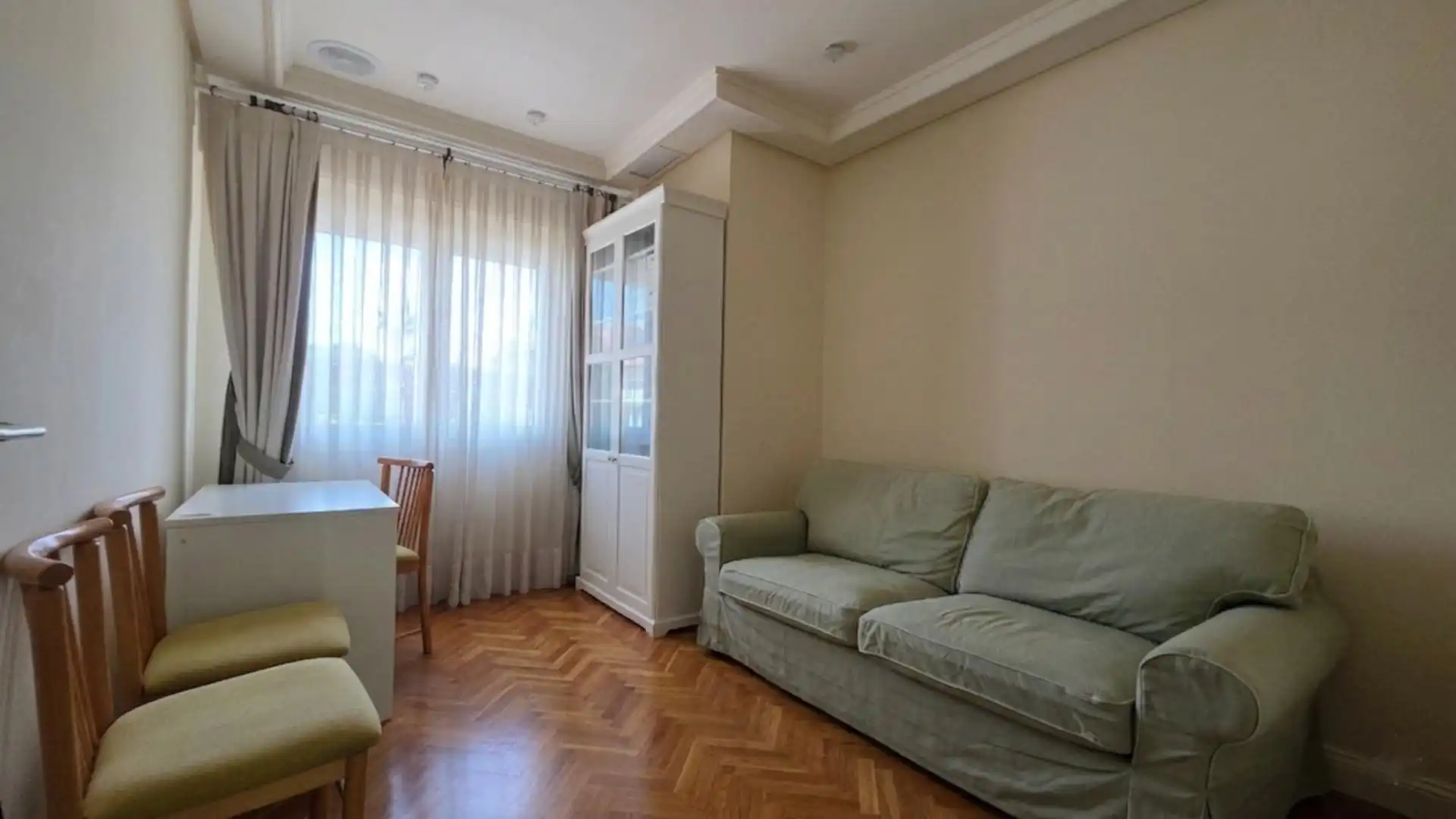 Living room of Houses for sale in Elche / Elx  with Air Conditioner, Private garden and Parquet flooring