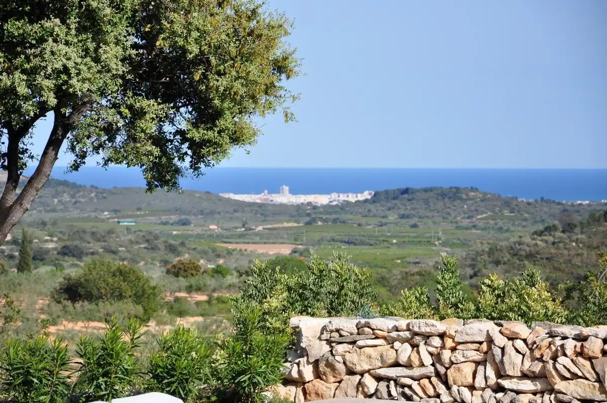 Vista exterior de Casa o xalet en venda en Cervera del Maestre amb Aire condicionat, Calefacció i Jardí privat