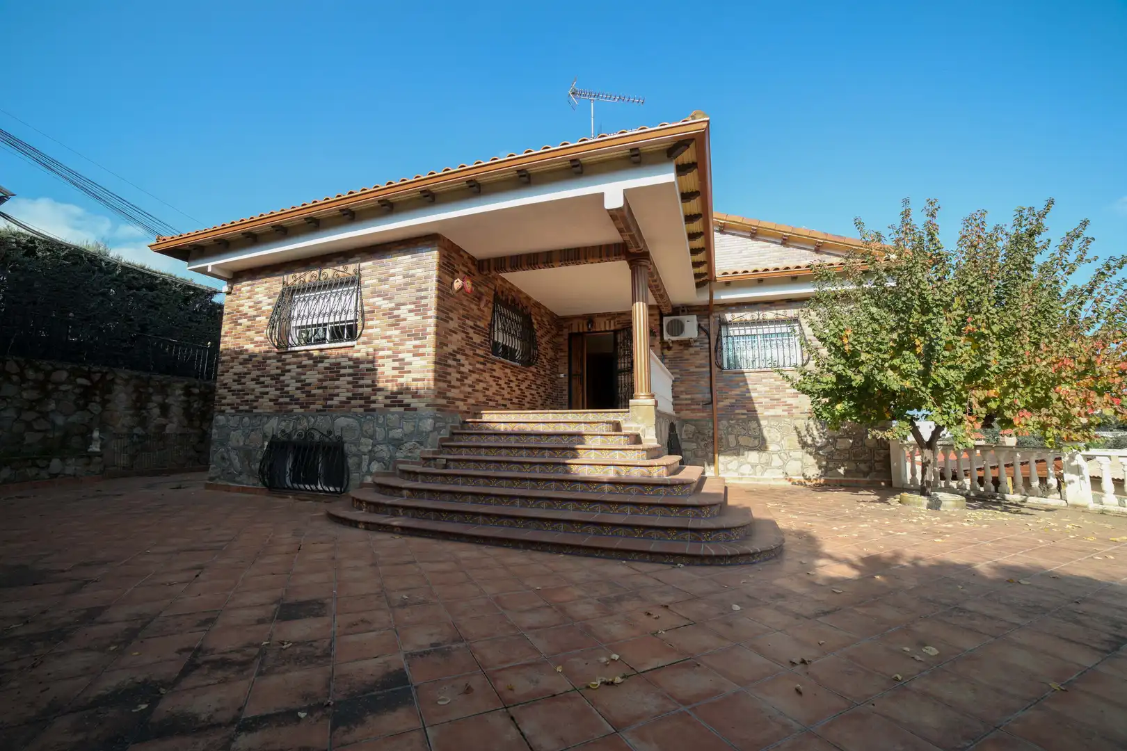 Houses for sale in Calle Monte Perdido, Batres