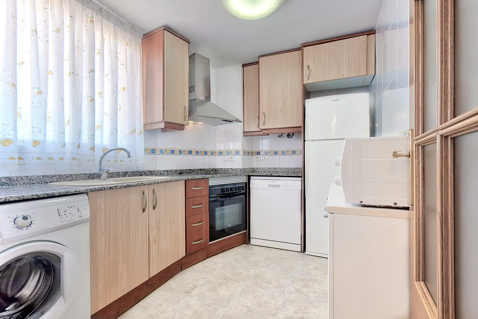 Apartments for rent in Carrer Venecia, 28, Montañar - El Arenal