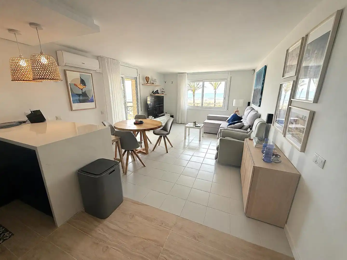 Wohnzimmer von Wohnungen zum Verkauf in Calafell mit Klimaanlage, Heizung und Privatgarten