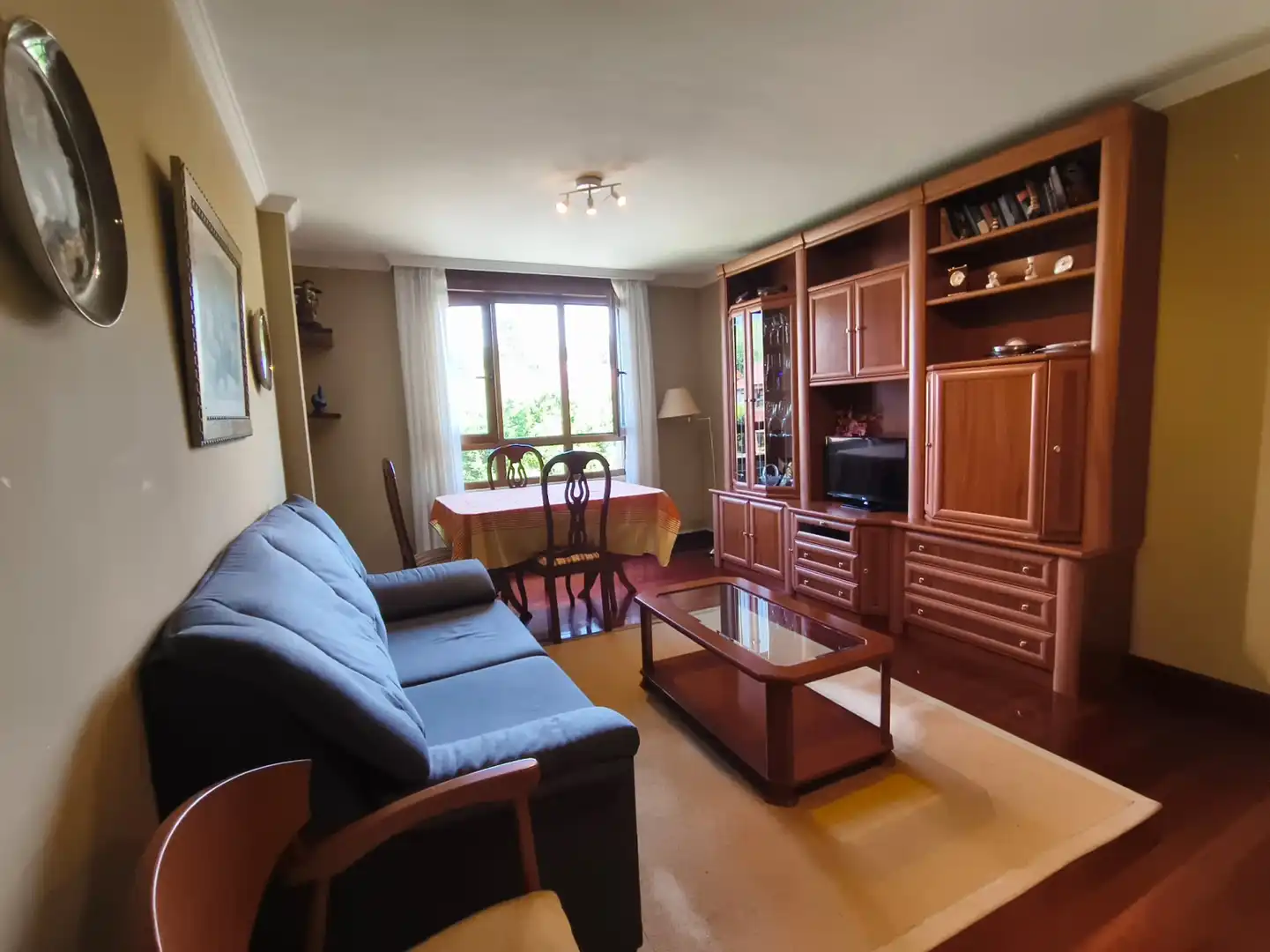 Sala de estar de Piso de alquiler en Liérganes con Calefacción, Parquet y Amueblado
