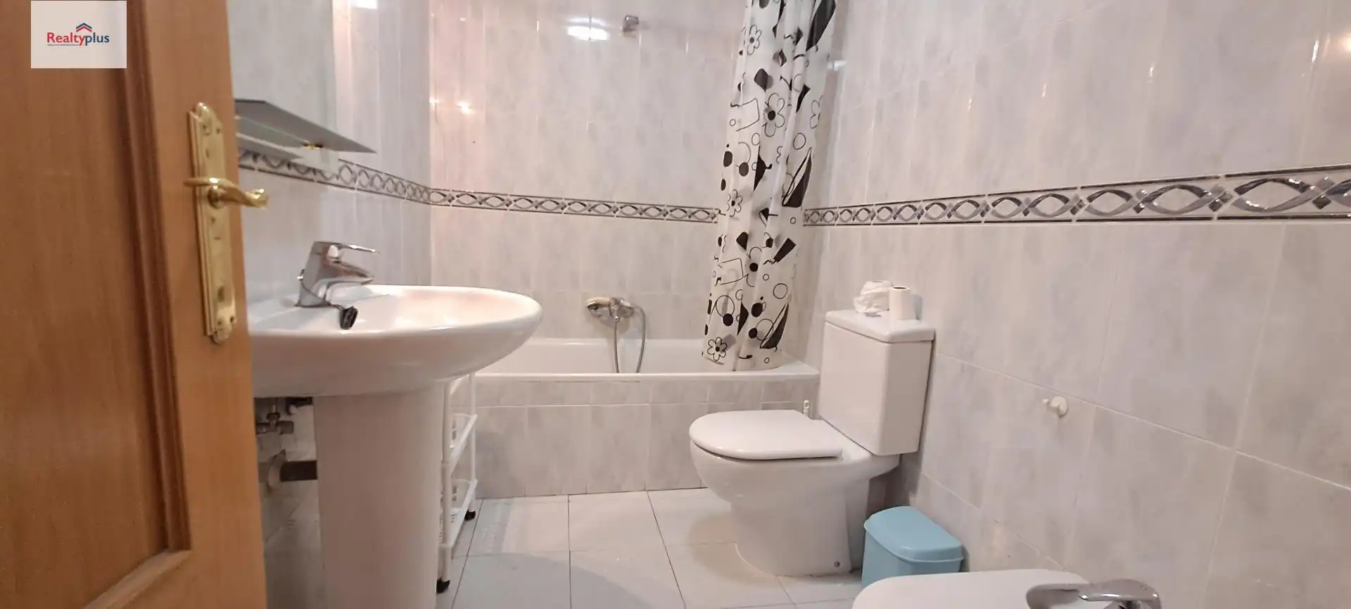 Baño de Dúplex de alquiler en Segovia con Amueblado y Balcón
