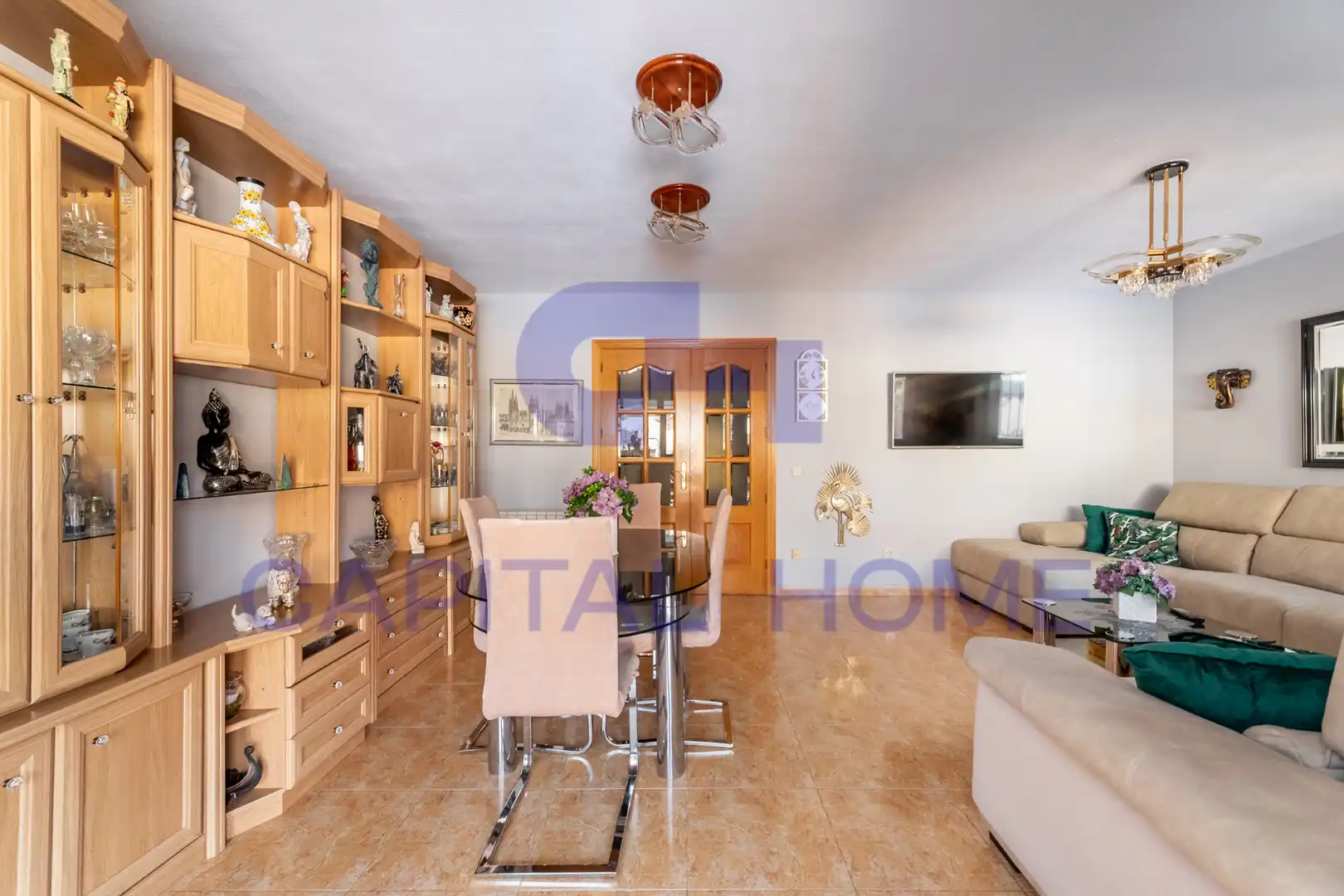 Sala d'estar de Casa adosada en venda en Navalcarnero amb Calefacció i Moblat