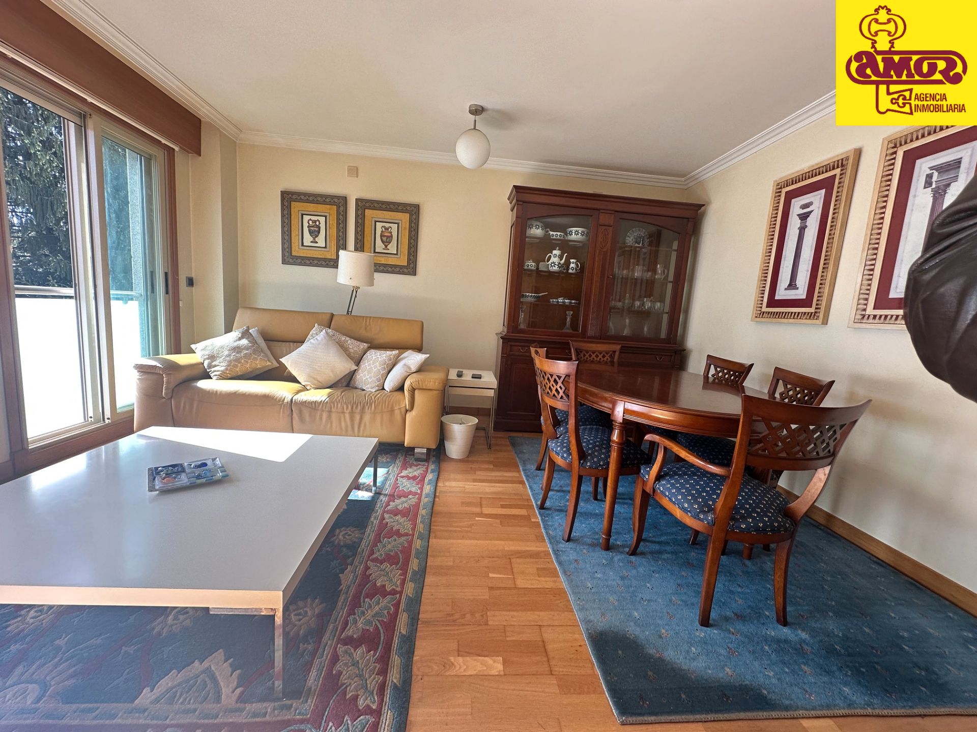 Dining room of Flat for sale in Santiago de Compostela   with Heating, Parquet flooring and Storage room