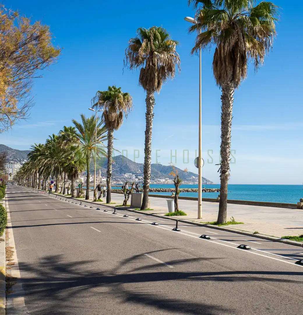 Exterior view of Attic for sale in Sitges  with Air Conditioner, Heating and Terrace