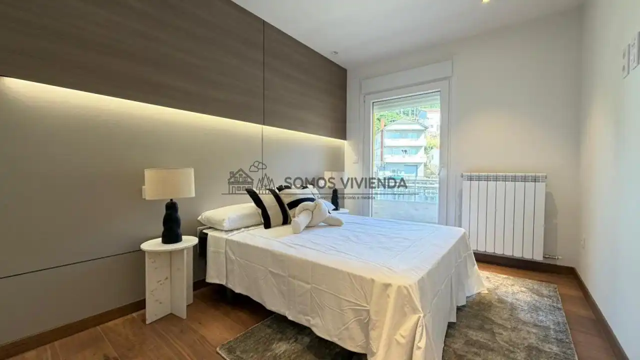 Habitación de Piso en venta en Ourense Capital  con Calefacción, Trastero y Balcón