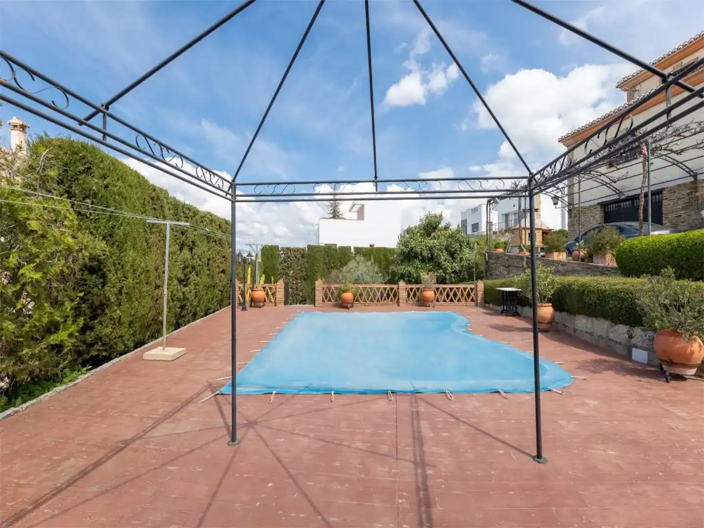 Piscina de Pis en venda en Monachil amb Aire condicionat, Jardí privat i Traster