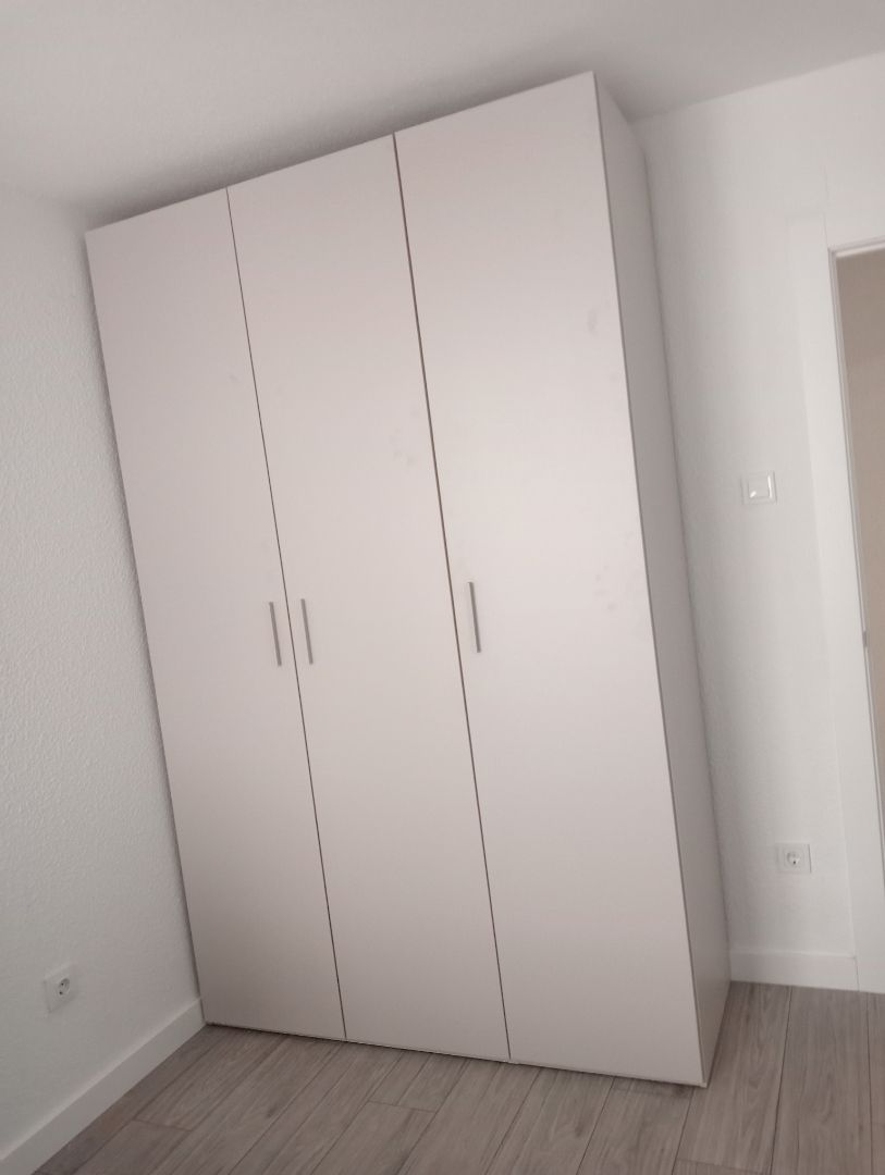 Habitación de Apartamento de alquiler en  Zaragoza Capital con Calefacción, Horno y Lavadora