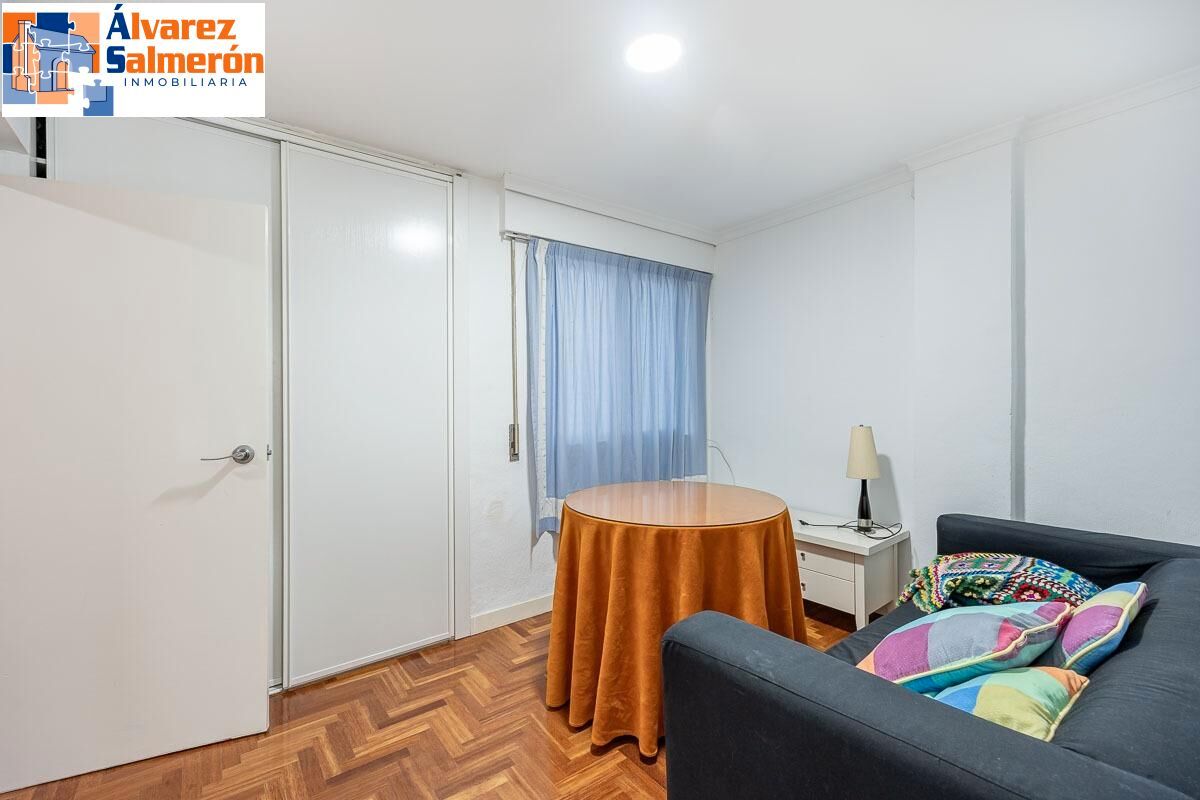 Bedroom of Flat for sale in  Granada Capital  with Air Conditioner and Heating