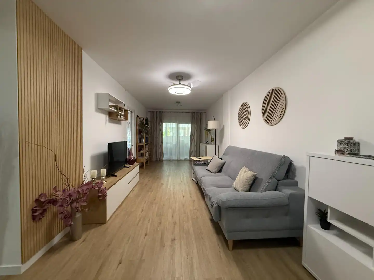 Sala de estar de Piso en venta en Torrevieja con Calefacción, Terraza y Amueblado