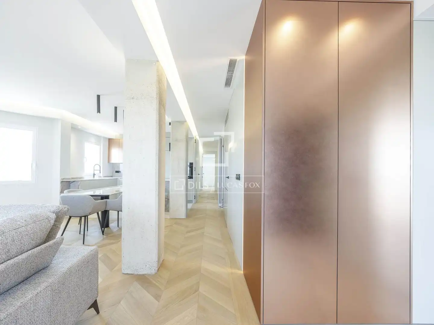 Attic for rent in Valencia  with Air Conditioner, Heating and Parquet flooring