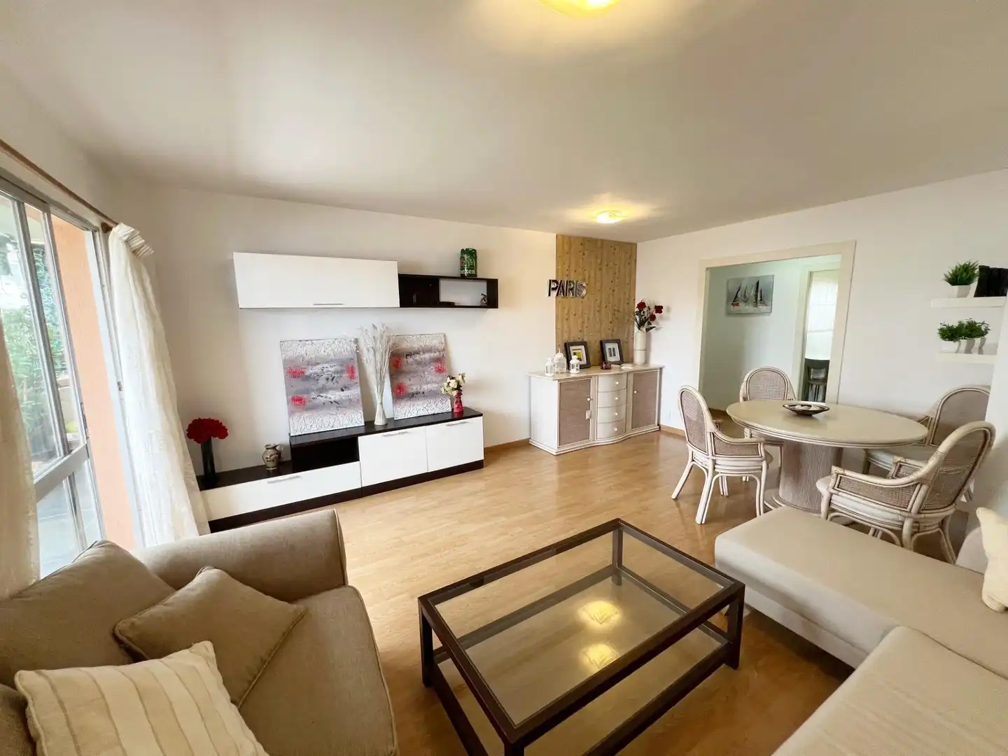Wohnzimmer von Wohnung zum Verkauf in Torremolinos mit Klimaanlage, Privatgarten und Terrasse