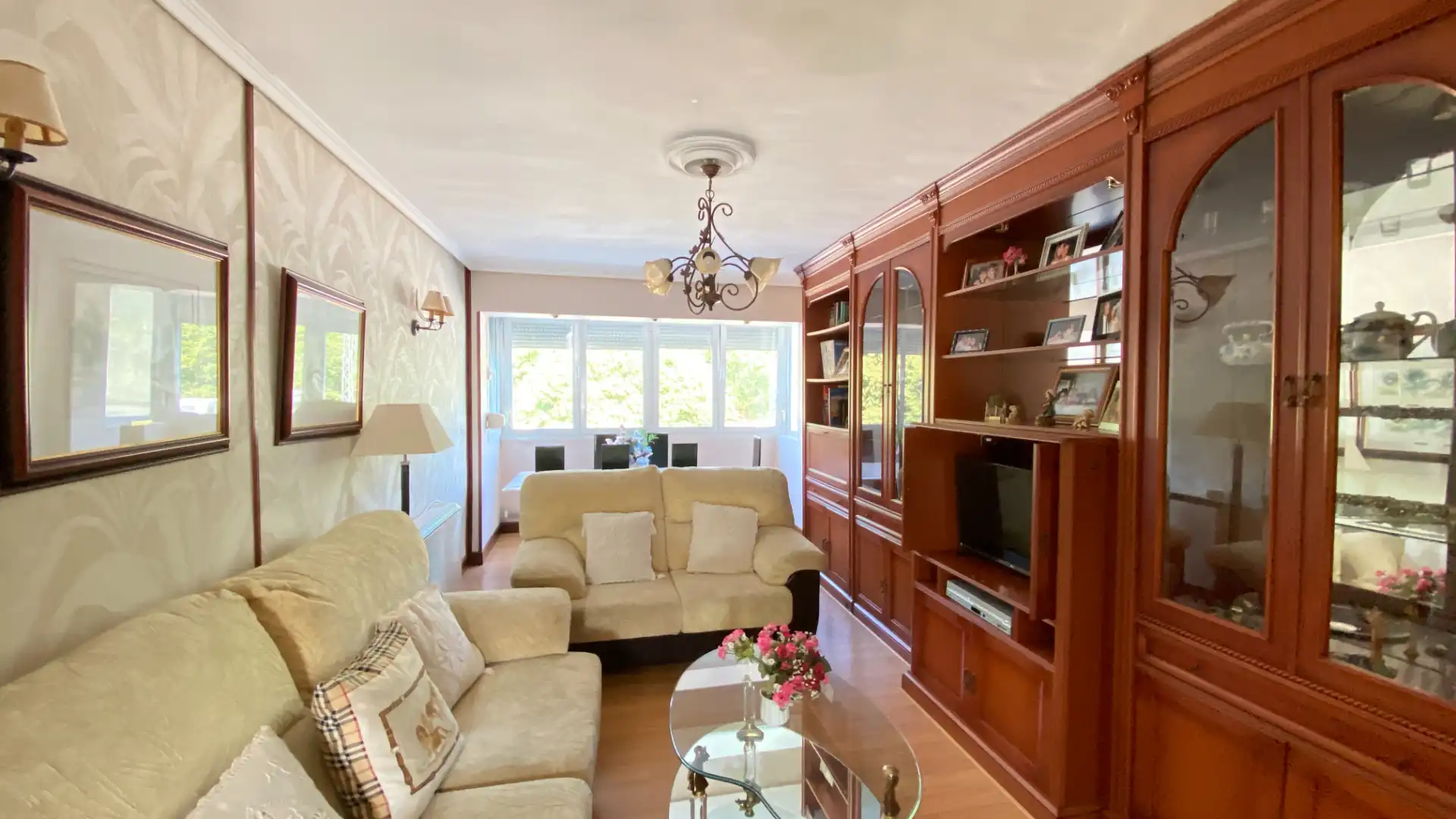 Sala de estar de Piso en venta en Gernika-Lumo con Calefacción, Terraza y Amueblado