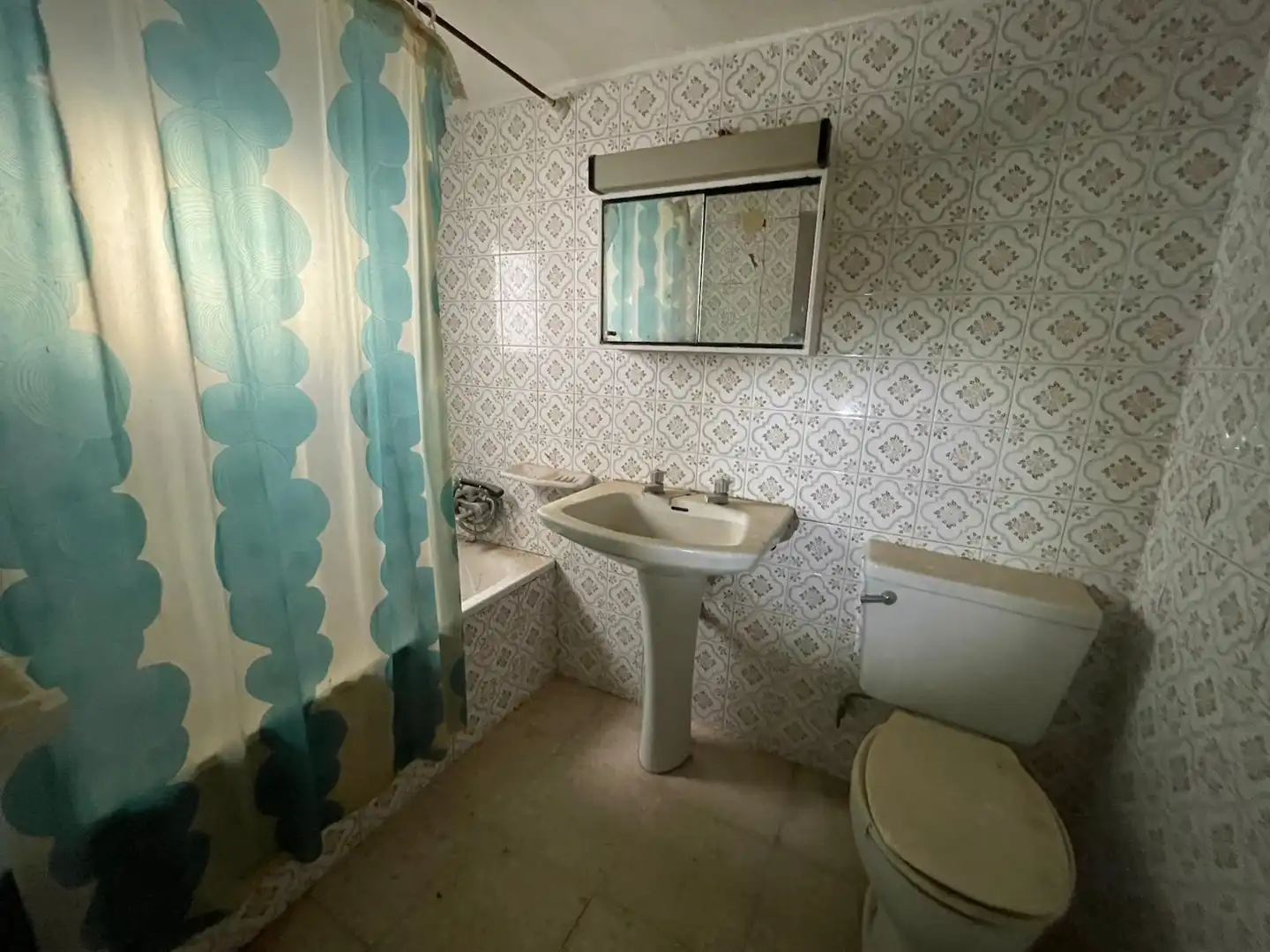Badezimmer von Erdgeschoss zum Verkauf in Arroyo de la Luz mit Terrasse und Abstellraum